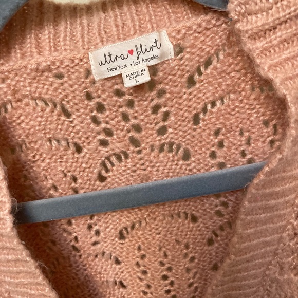 Pink sweater button - Picture 3 of 3